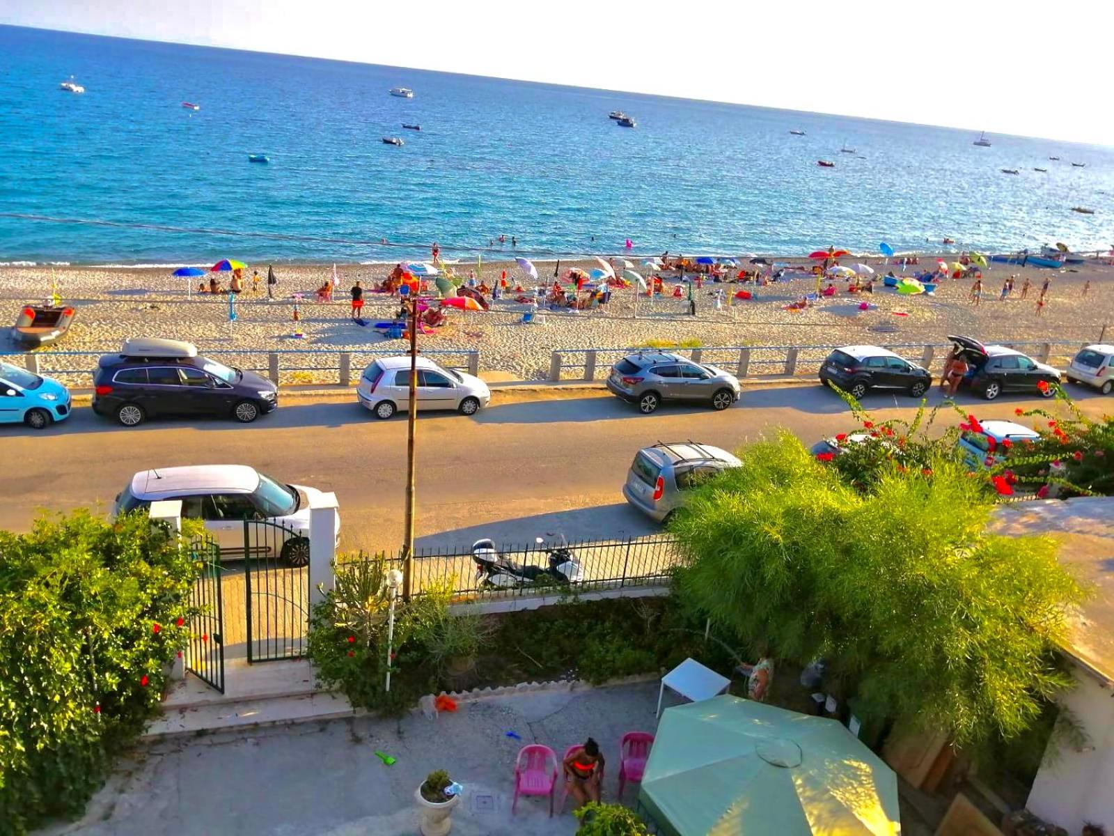 Villa Tripepi Bova Marina Rum bild